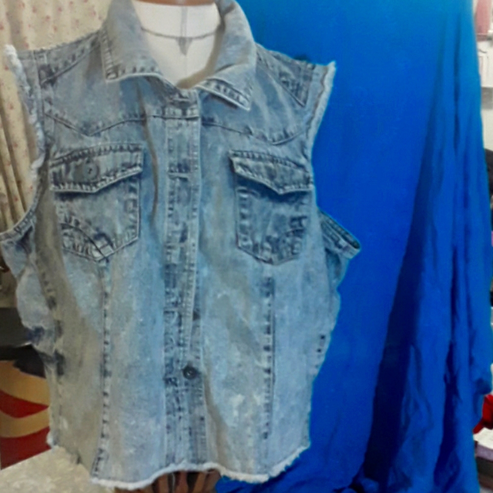 Highway jean sleeveless jacket.